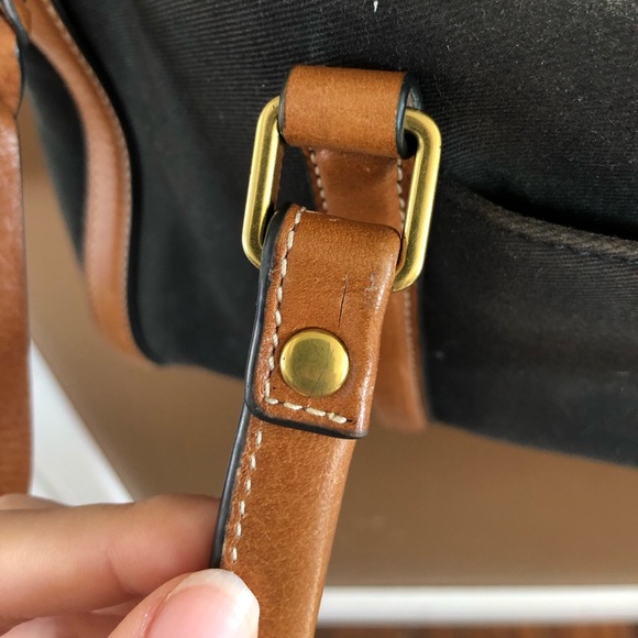 Fossil Crossbody Purse - Picture 8 of 8